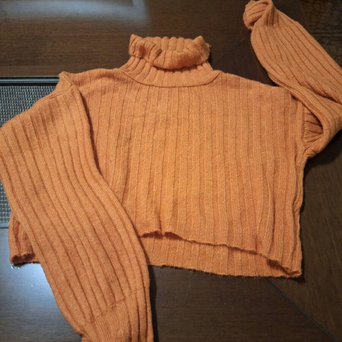 Turtleneck sweater orange cropped M-L like new