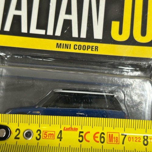 Johnny Lightning 2004 The Italian Job Mini Cooper Blue new