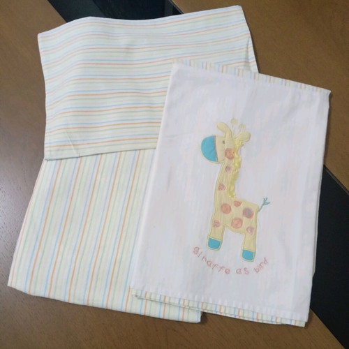 Cradle sheet set used with fitted sheet, top sheet and pillowcase