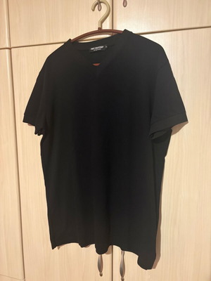 Мъжка тениска с V MRT Martini XL като нова, черна