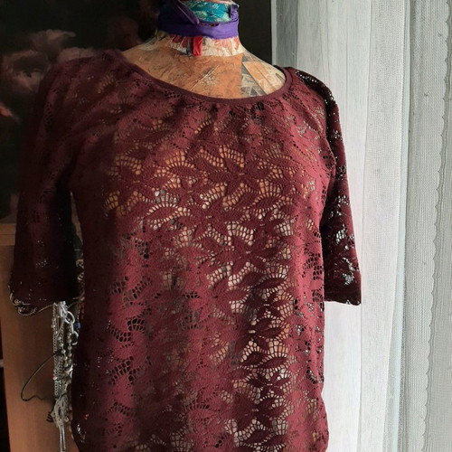 Women's lace short sleeve blouse used, size S