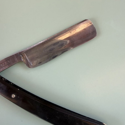 KAMA vintage straight razor with original case
