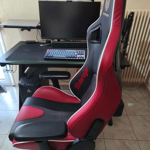 Victorage Delta VC Series Red Gaming Office Chair like new