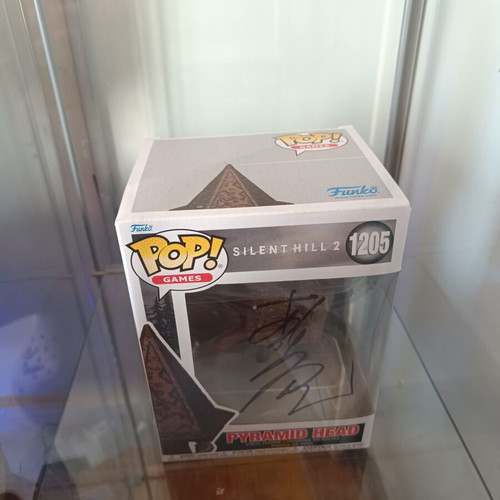Pyramid Head Large Funko Pop signed by Akira Yamaoka like new