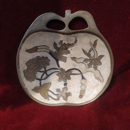 Brass decorative apple-shaped plate used