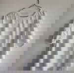 white T-shirt
