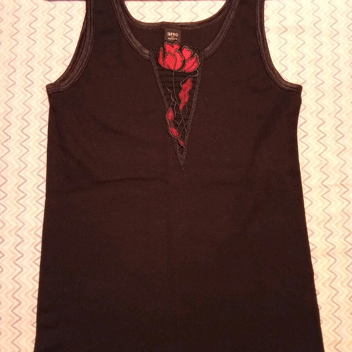 Vero by Aslanis black top new, size M