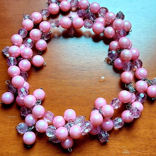 Pink Beaded Necklace vintage, like new