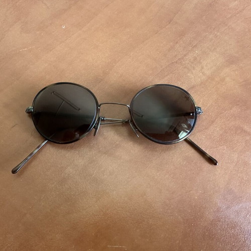 Vintage metal sunglasses with black frame like new