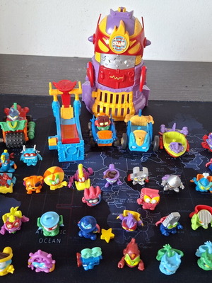 SuperZings figures like new set with Power Tower Assault and vehicles