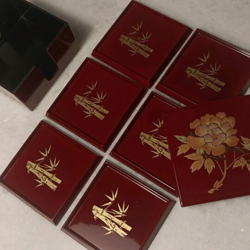 Japanese box with coasters like new, set of 6, red and gold