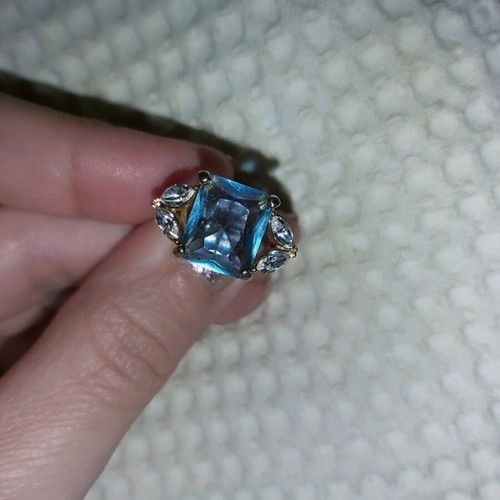 Ring with blue stone and 4 rhinestones, new, gold color