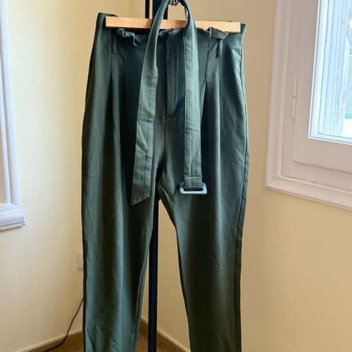 Green Bershka office pants high-waisted with detachable belt, like new