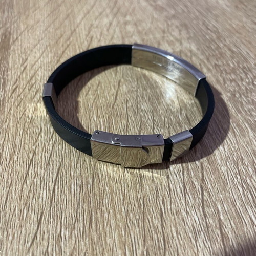 Bracelet new with engraved date 2016-2019, black and silver