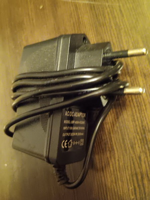 AC/DC adaptor charger with thin round plug
