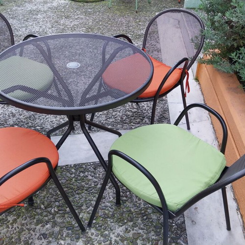 Mexil garden table and 4 chairs like new