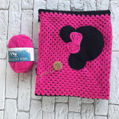 Children's blanket with Minnie design handmade, new, cotton yarn