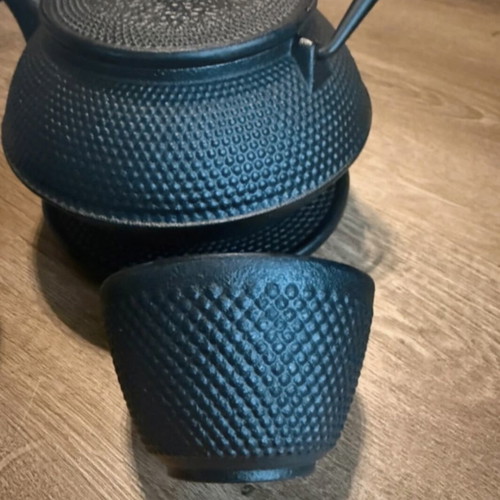 Tea pot set cast iron, like new