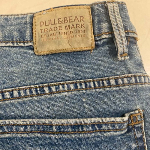 Pull & Bear men's denim bermuda shorts like new, size 32, blue
