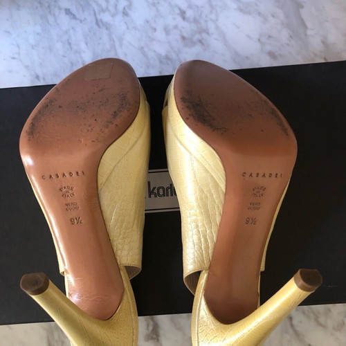 Casadei Slingback Heels Croc Effect Size 40 Fits 39 Cream Yellowed Used
