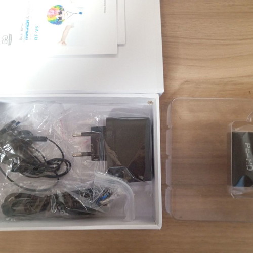 RF-V6 GSM Real-time Tracker new with alarm and SOS