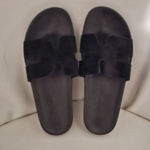 Black velvet slippers size 38