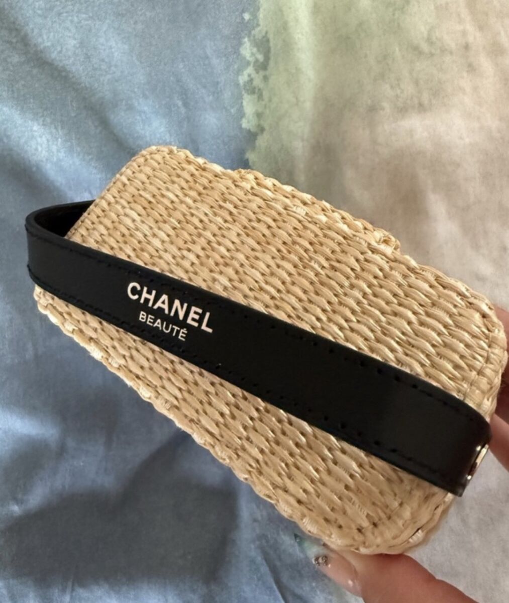 Chanel Les Beiges Beauty Case limited… - € 165,00 - Vendora.cy