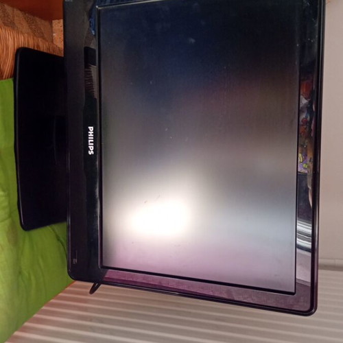 Phillips 20" TV used, fully functional with accessories