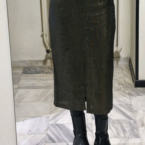 Pencil skirt like new, black with gold details