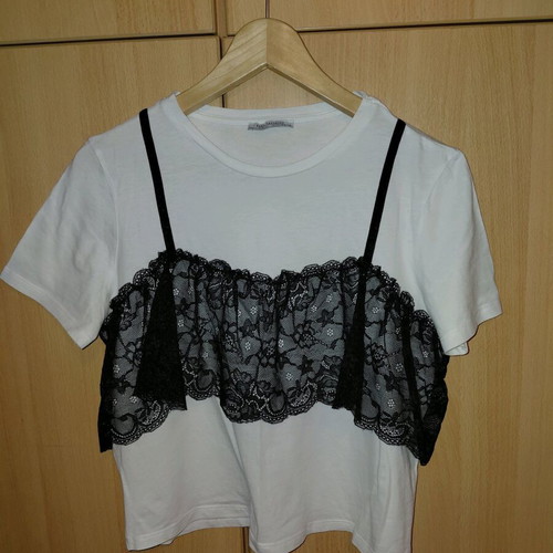 Zara crop top Medium like new with black lace detail