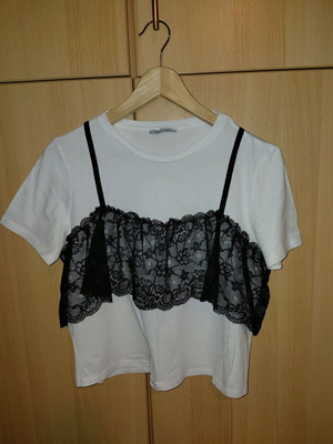 Zara crop top Medium like new with black lace detail