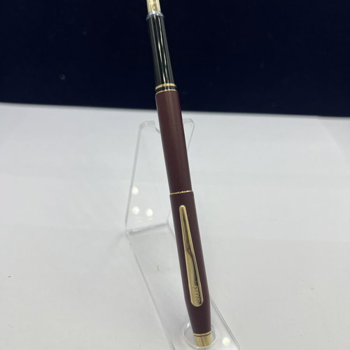 Cross pen bordeaux like new