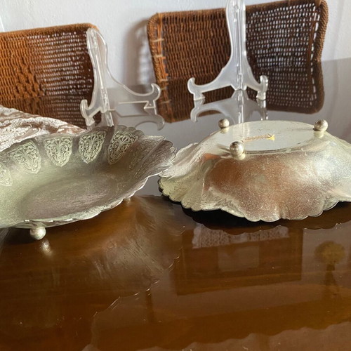 Vintage decorative bowls set of 2 used with engraved design