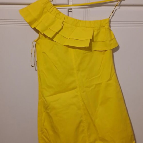 Toi&Moi short yellow dress one shoulder with ruffles size S like new