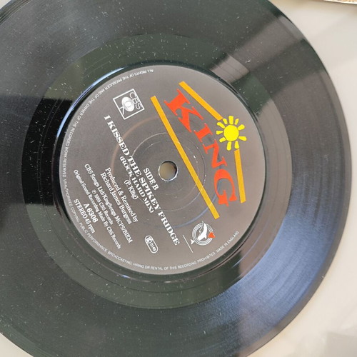 King Alone Without You I Kissed The Spikey Fridge 7" Single used, pop