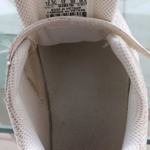 Nike kids white athletic shoes like new, size 30