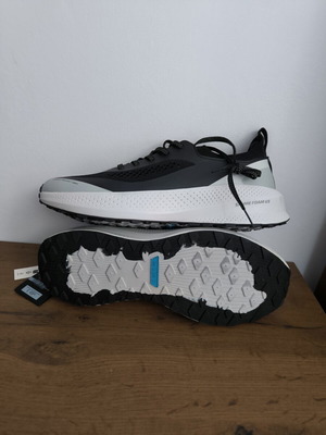 Zara Athletic Spume Foam V3 Sneakers, Size 43, Black and White