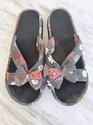 Summer slippers used size 38 with bow