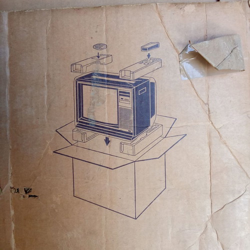 Sony Trinitron KV-2032 retro cabinet TV used, 1980s