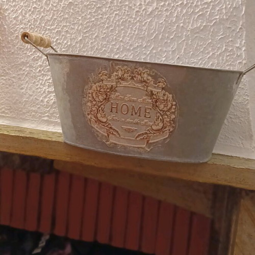 Tin decorative item like new