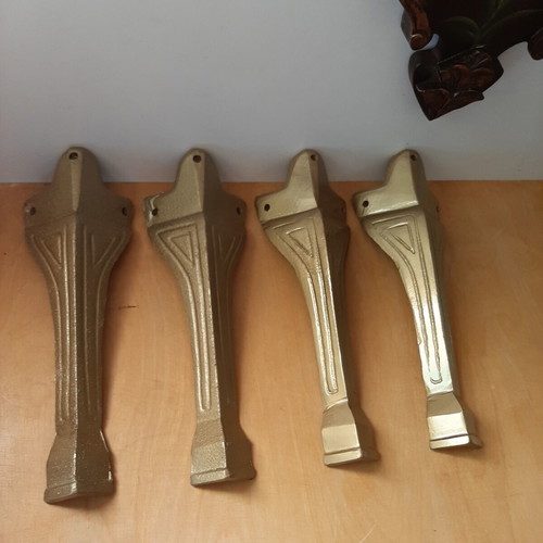 Metal furniture legs cast iron, like new, set of 4