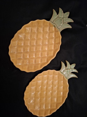 Serving platters pineapple shaped new