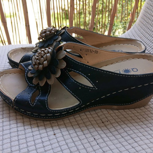 Anatomic women's slippers like new, black with beige, size 38