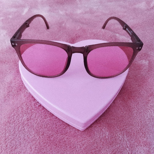 Foldable sunglasses new with original design and various colors