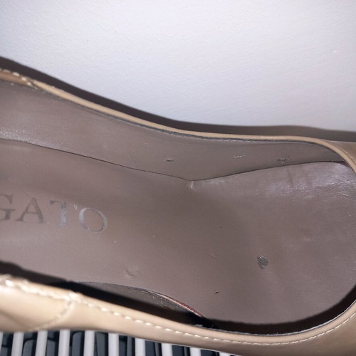 Migato pumps used in earthy tones size 38