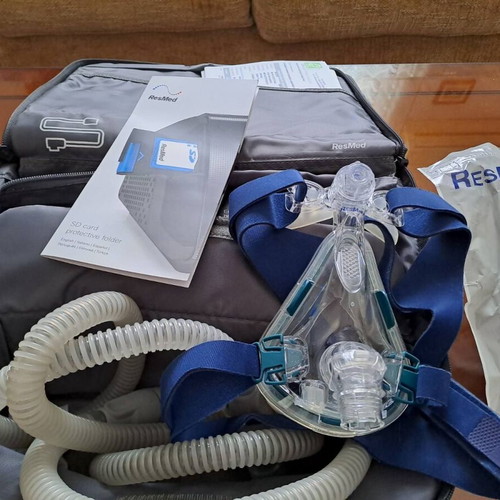 Resmed AirCurve 10 S BiLevel respiratory device like new with case