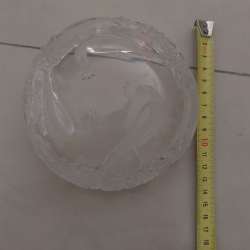 Embossed glass bowl like new