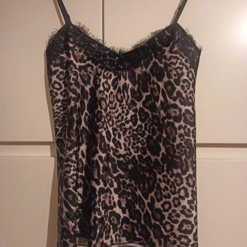 Satin top like new with leopard print and lace one size