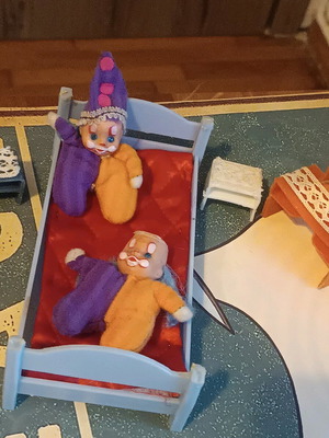 Vintage set with two figures used, one defective