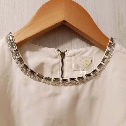 White sleeveless blouse with beads like new, size 152 cm